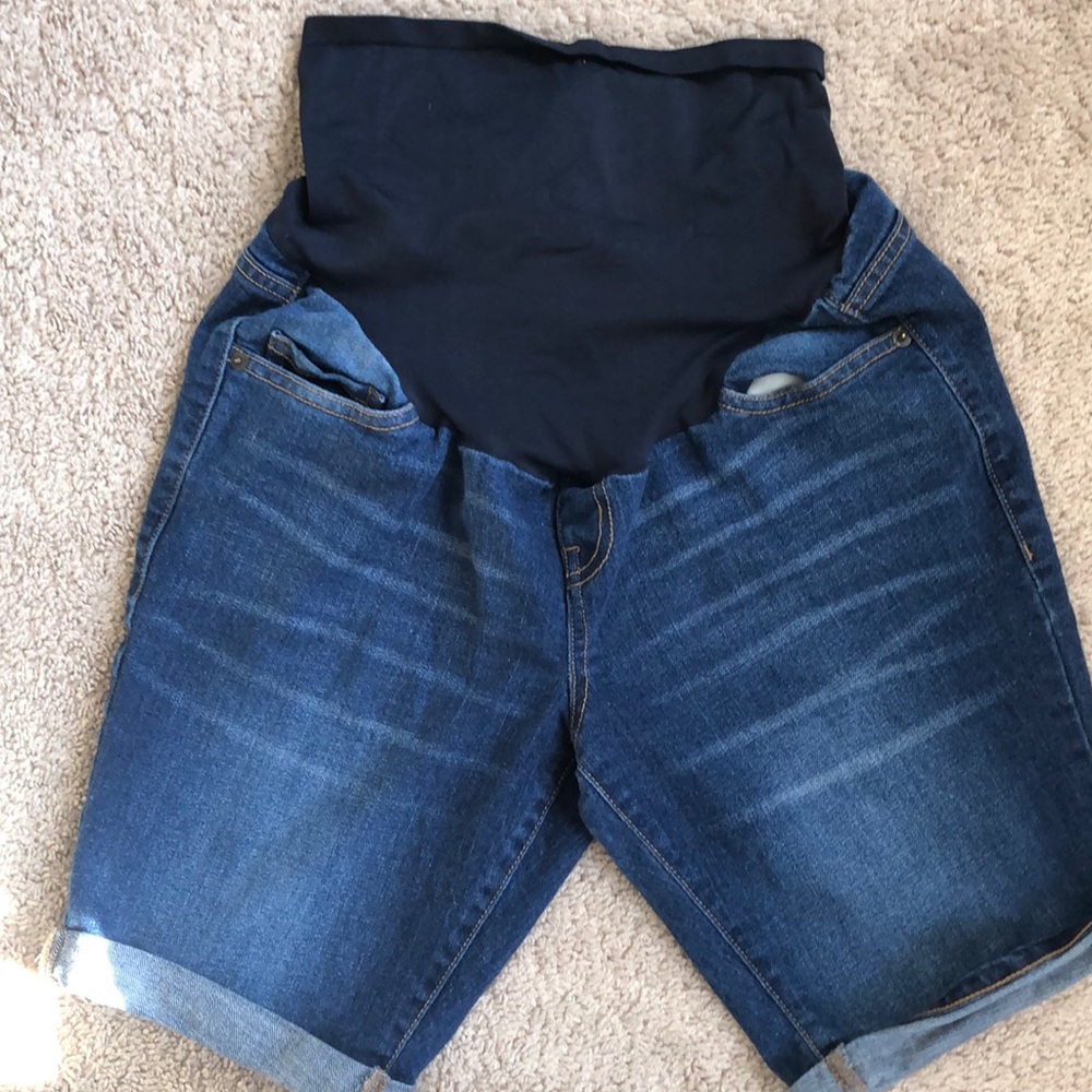 Old Navy Maternity Cuffed Jean Shorts Size 2